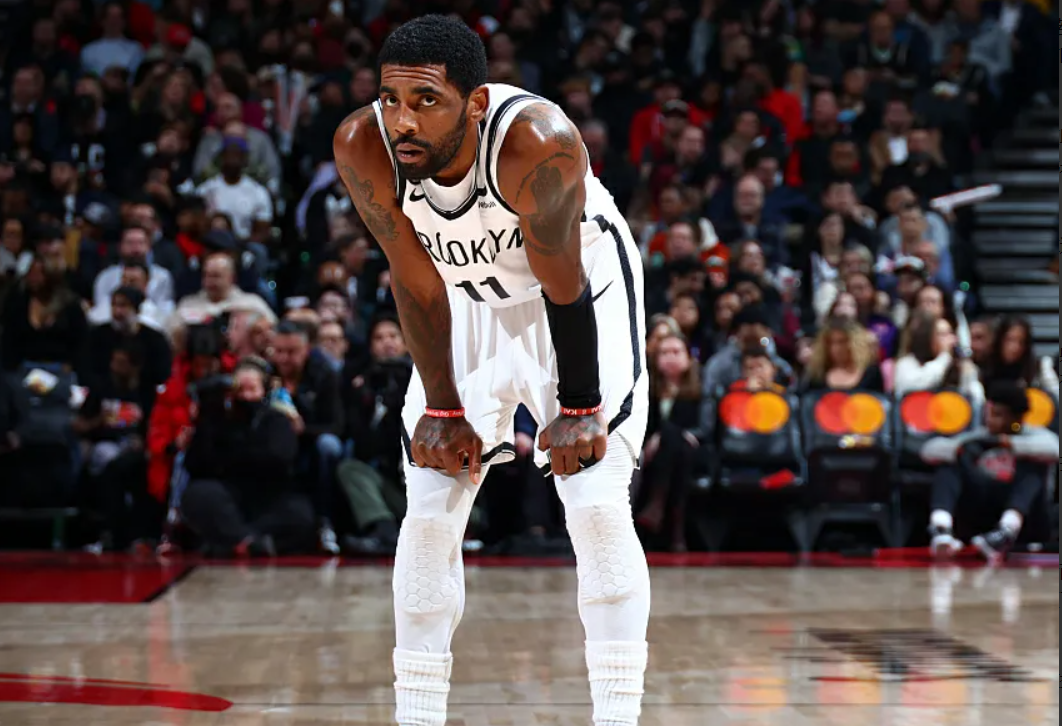 米兰体育下载-关于步行者完胜雄鹿，欧文送出助攻的信息