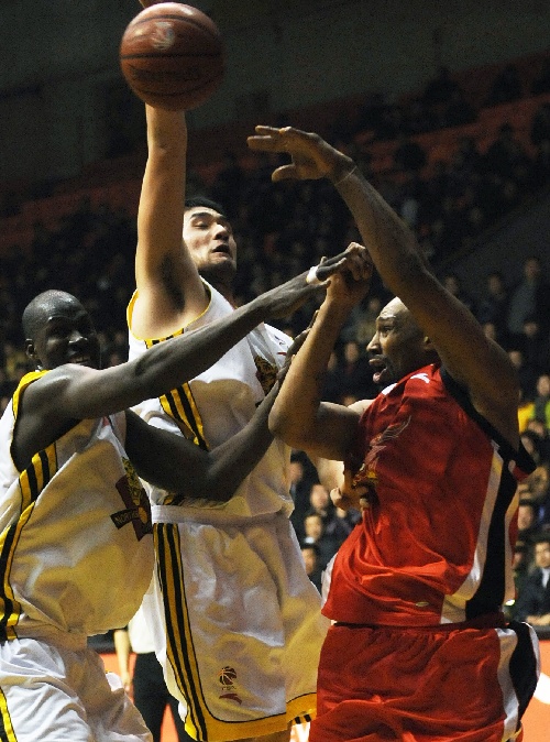 陕西客场击败吉林,取得胜利的简单介绍 陕西客场击败吉林,取得胜利的简单介绍