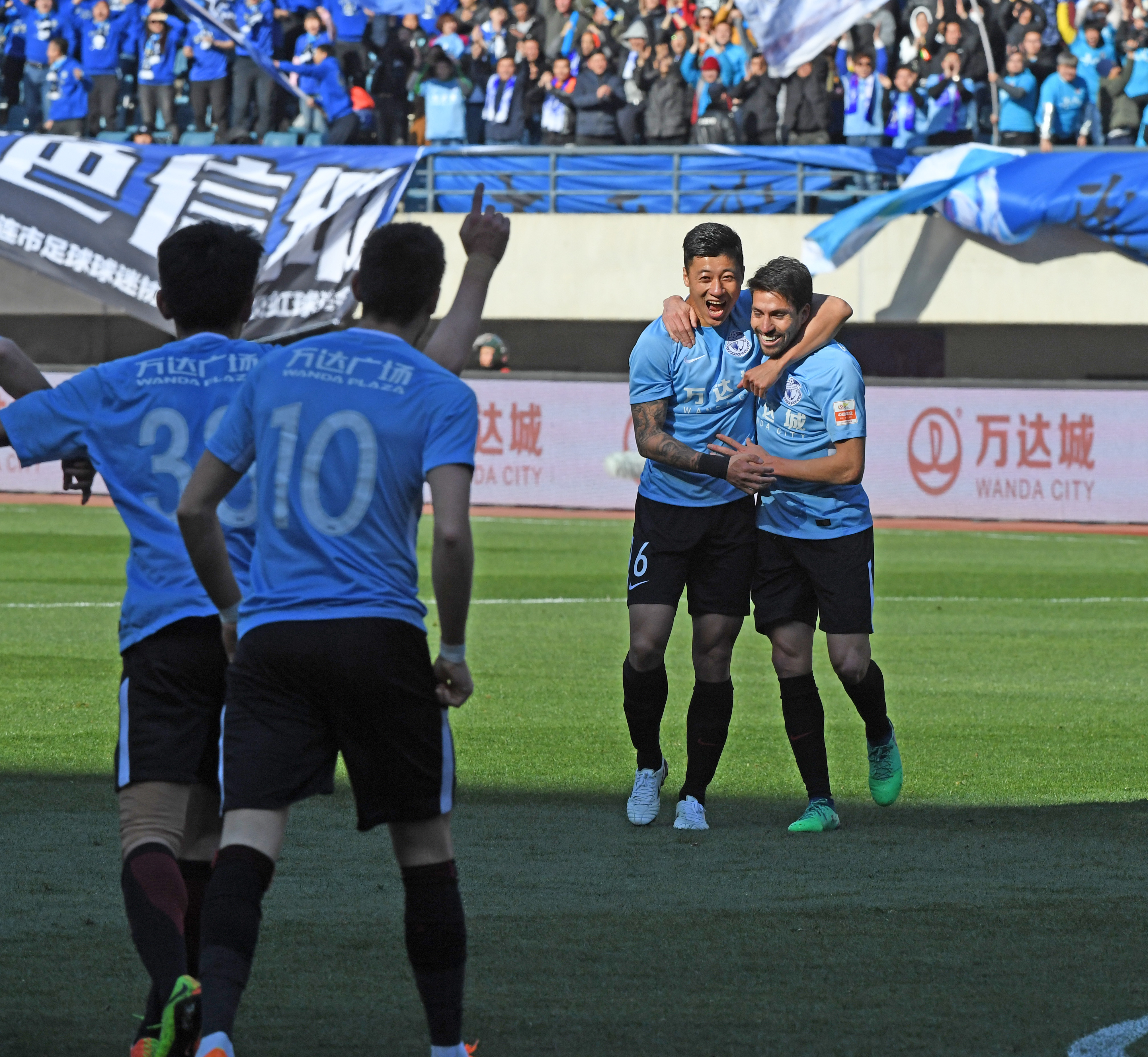 米兰体育官方网站-大连一方联赛首胜，客场击败河南建业的简单介绍