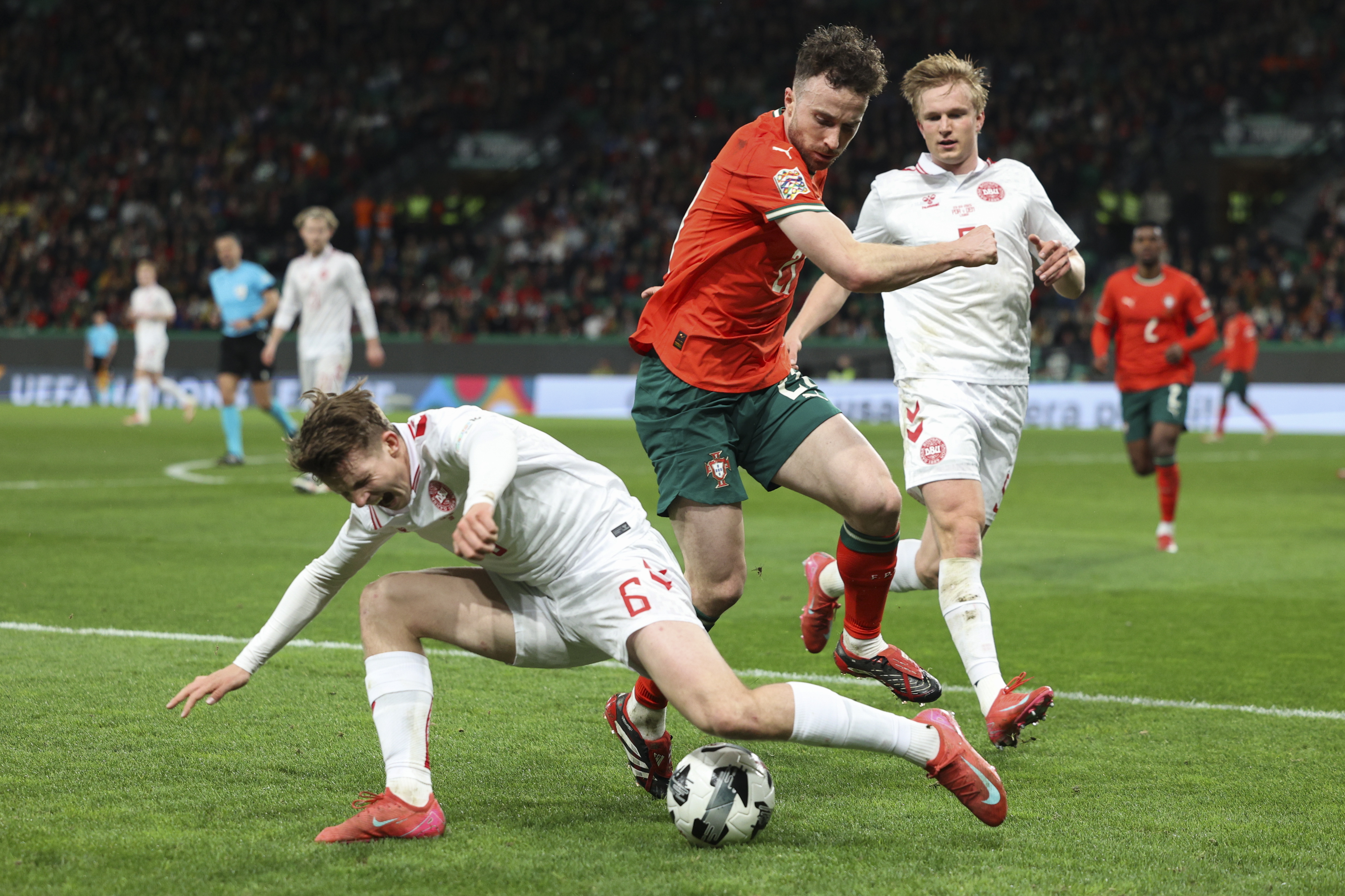 欧国联比赛中，球队取得连胜的简单介绍