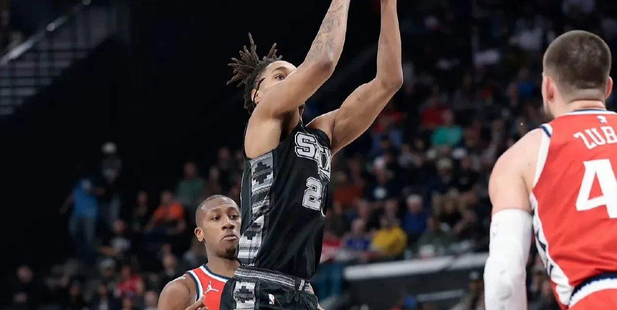 ac米兰体育官网-替补球员爆发表现，马刺主场取胜再次延续胜利势头的简单介绍