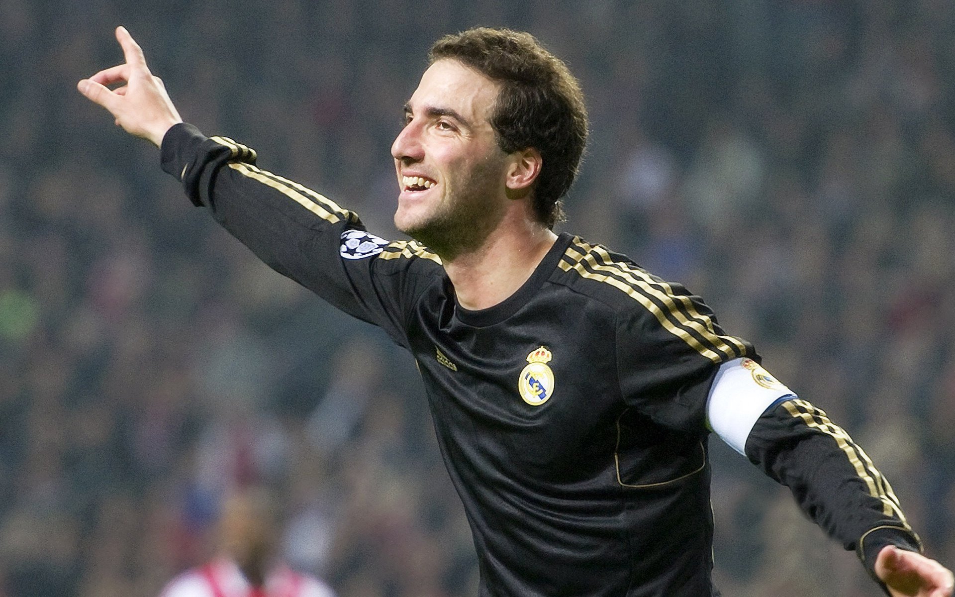 东决关键战之夜,阿拉巴连续得分拉开差距